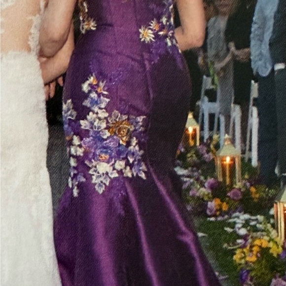 Women’s formal gown - Picture 12 of 13